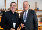 im Bild Herr Gerd Chrzanowski und Innenminister Joachim Herrmann mit Blick in die Kamera