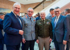 Gruppenbild mit Innenminister Joachim Herrmann und Staatskanzleiminister Dr. Florian Herrmann