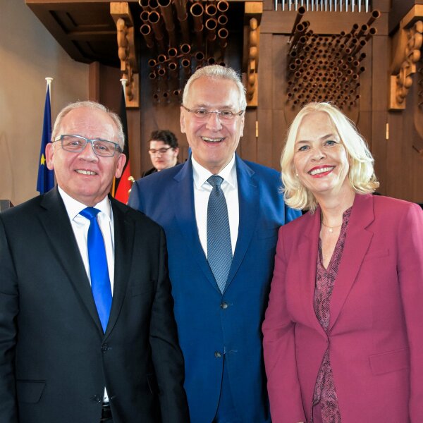 Dr. Eugen Ehmann, Innenminister Joachim Herrmann und Dr. Susanne Weizendörfer