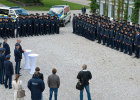 24. September 2018: Innenminister Joachim Herrmann startet in der Bereitschaftspolizeiabteilung in Dachau die Auslieferung der neuen Dienstpistole SFP9-TR von Heckler & Koch. Die 160 neueingestellten Polizeianwärterinnen und Polizeianwärter des 66. Ausbildungsseminars sind die Ersten bei der Bayerischen Polizei, die mit der neuen Dienstpistole ausgestattet werden.