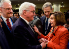 Bayerns Innenminister Joachim Herrmann mit Bundespräsident Frank-Walter Steinmeier und der amerikanischen Politikerin Nancy Pelosi