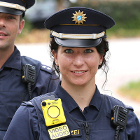 Polizistin mit Body-Cam