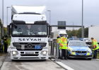 14. Oktober 2020: Innenminister Joachim Herrmann kündigte bei einer Kontrollstelle der Bayerischen Polizei an der A99 an, die Schwerverkehrskontrollen in Bayern weiter zu verstärken. "Schwerverkehrsunfälle sind hochgefährlich. Umso mehr setzen wir auf verstärkte Kontrollen mit hochmoderner Technik."